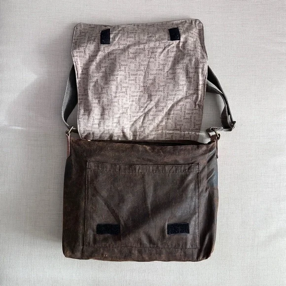 Bed Stu Declan Waxed Canvas Messenger Bag - Picture 8 of 13